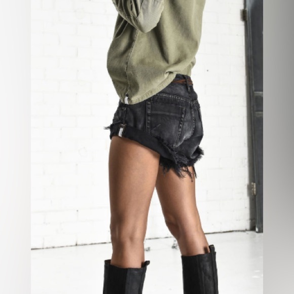 ONE TEASPOON BANDITS SHORTS IN BLACK VAN - Picture 1 of 7